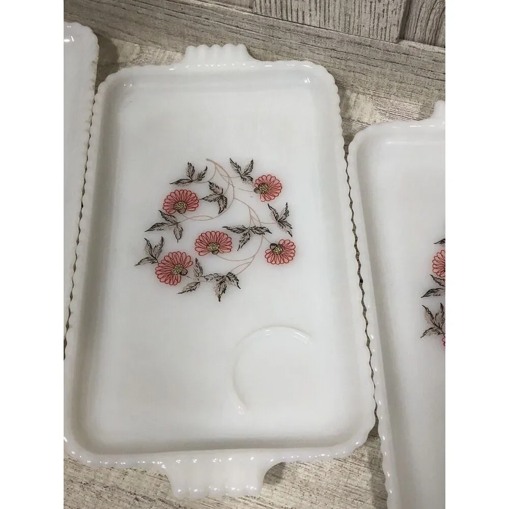 Set of 4 Porcelain White Sip and Snack Tray Ball & Floral Design Ribbed Edges